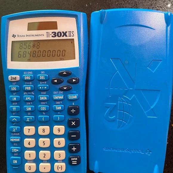Scientific Calculator - Picture 3 of 7